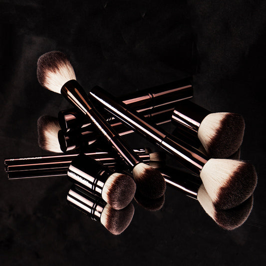 Hourglass
Makeup Brushes.